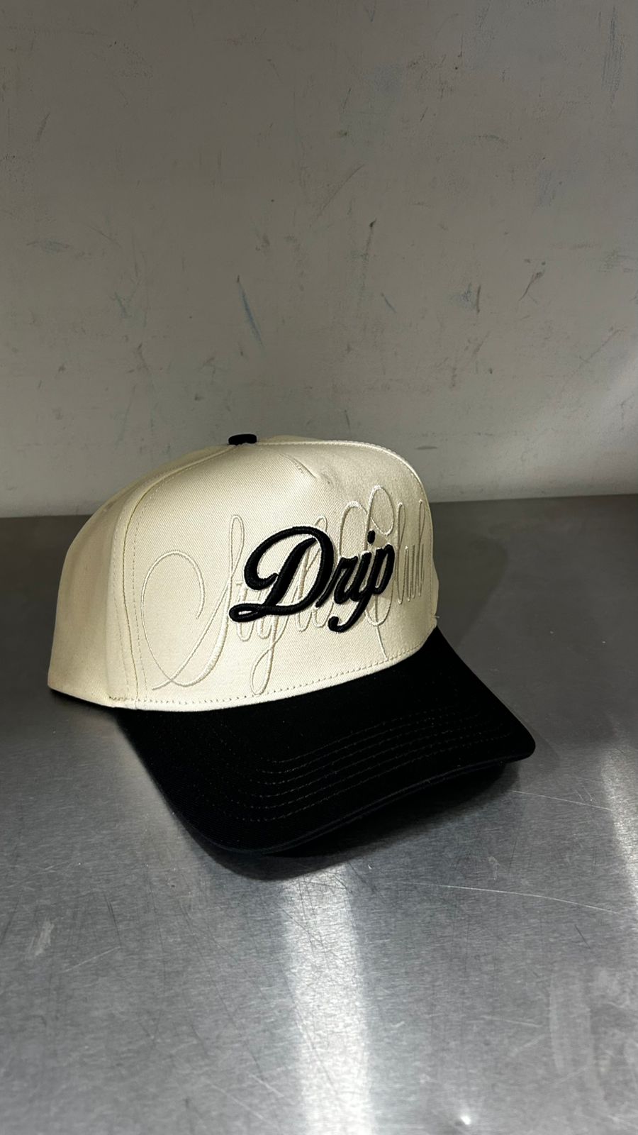 CAP DRIP SIGN BEIGE AND BEIGE
