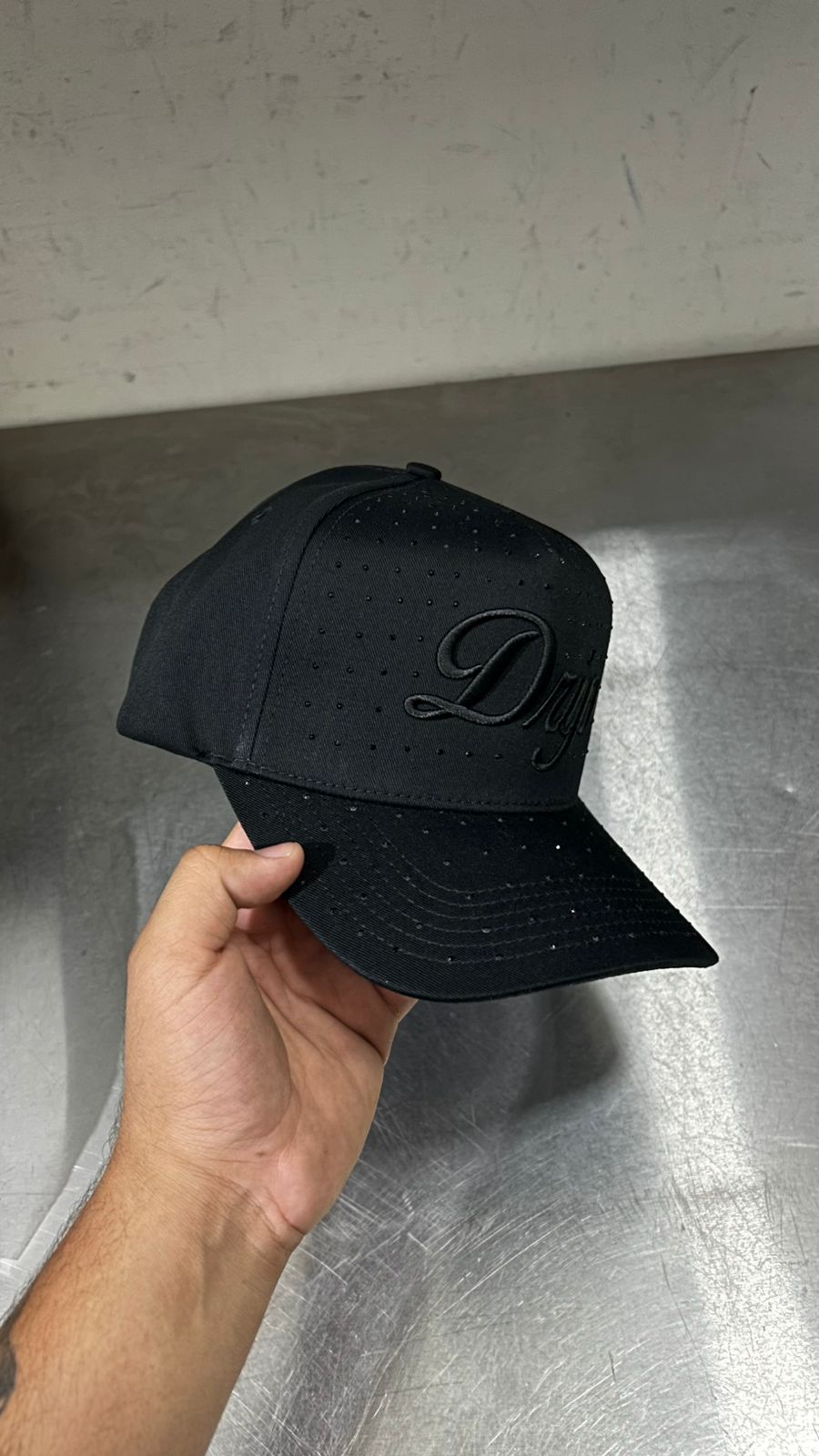CAP DRIP WHOLE STONE BLACK