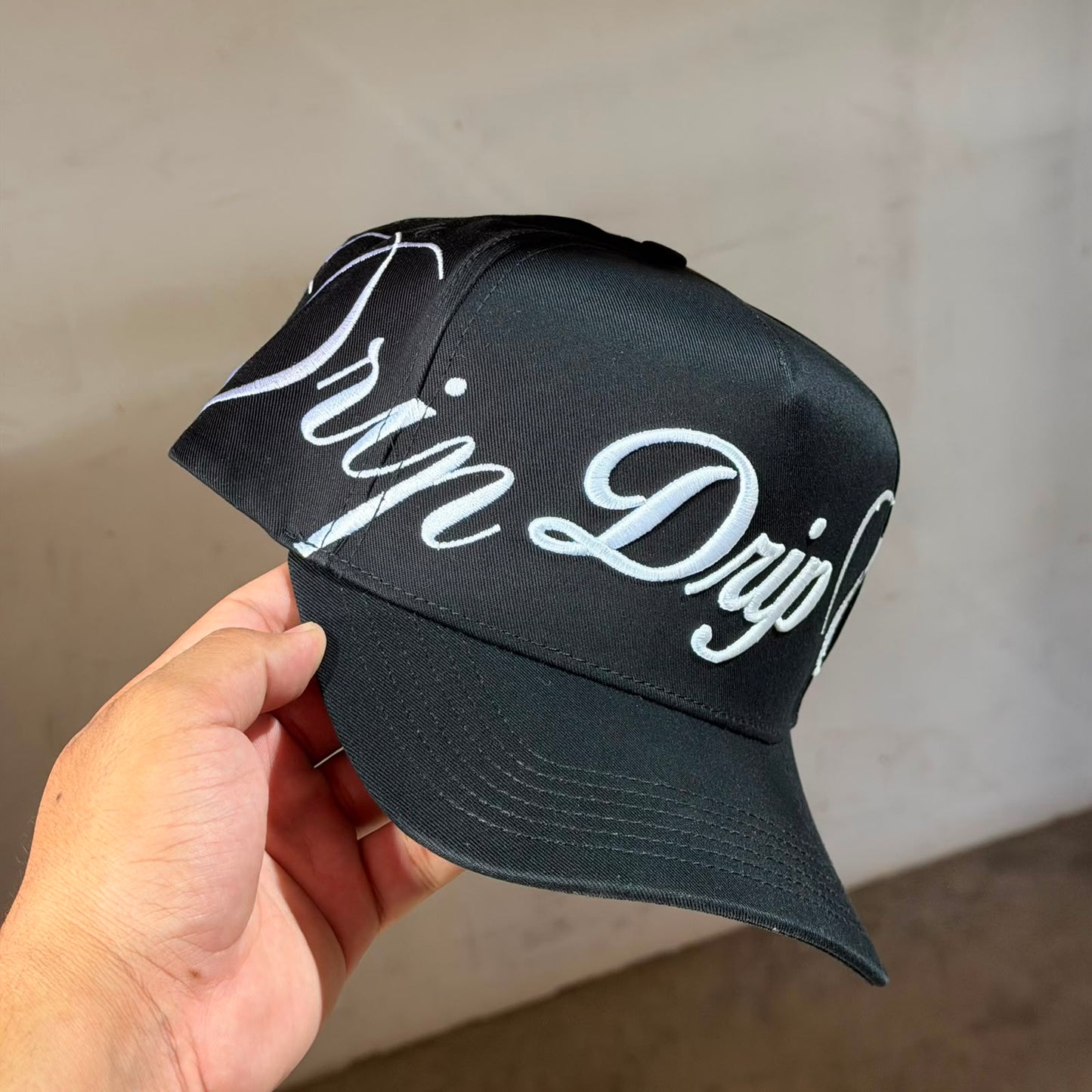 CAP DRIP SIGN BLACK