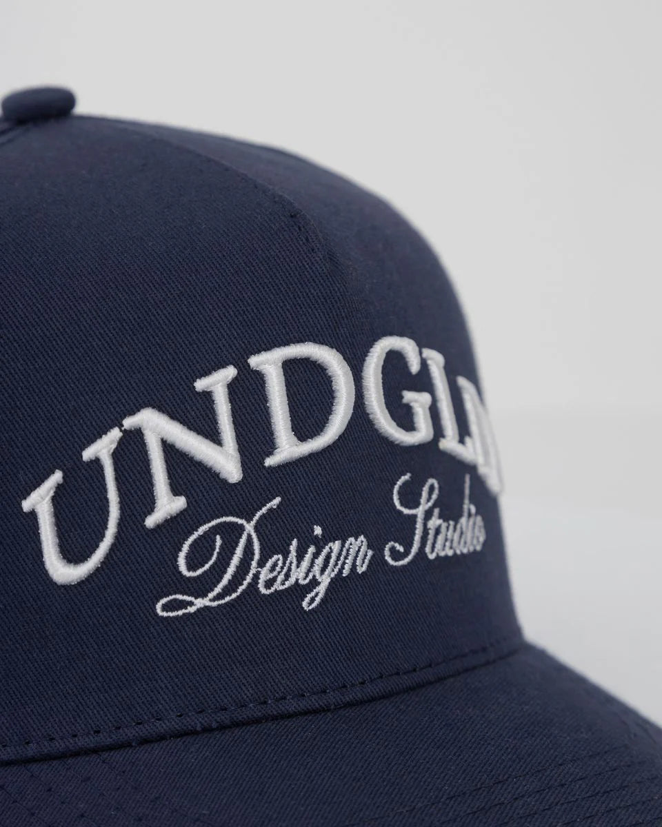 RODEO UNDGLD STUDIO HIGH CROWN CAP (NAVY BLUE)