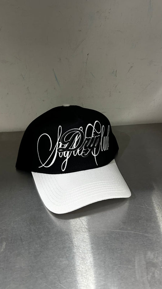CAP DRIP SIGN WHITE AND BLACK