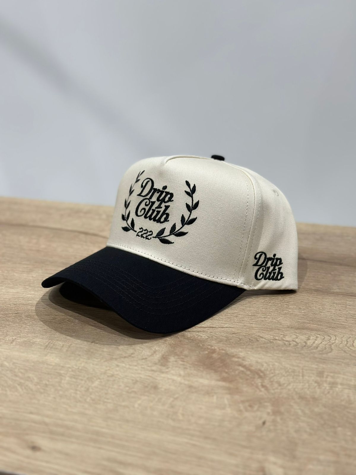CAP DRIP CLUB BLACK AND CREAM